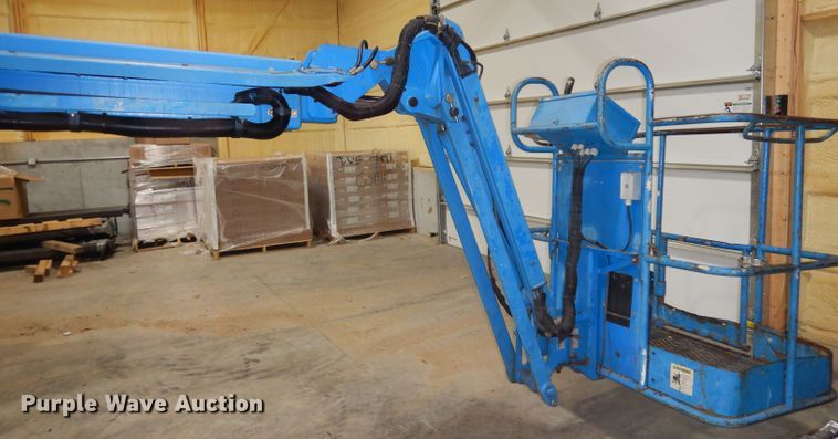 image for item HE9261 2001 Genie Z34/22  boom lift