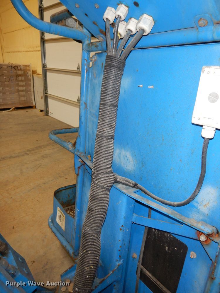 image for item HE9261 2001 Genie Z34/22  boom lift