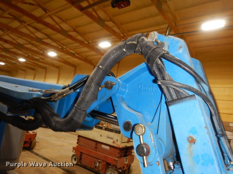 image for item HE9261 2001 Genie Z34/22  boom lift