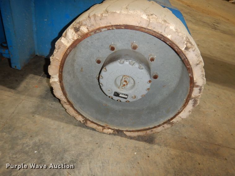 image for item HE9261 2001 Genie Z34/22  boom lift