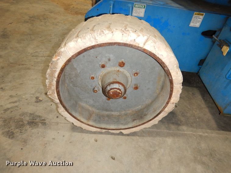 image for item HE9261 2001 Genie Z34/22  boom lift