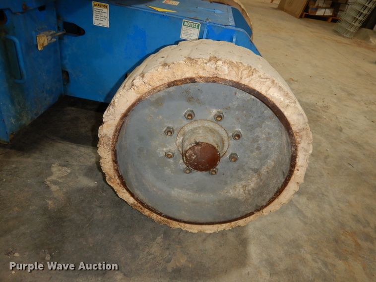 image for item HE9261 2001 Genie Z34/22  boom lift