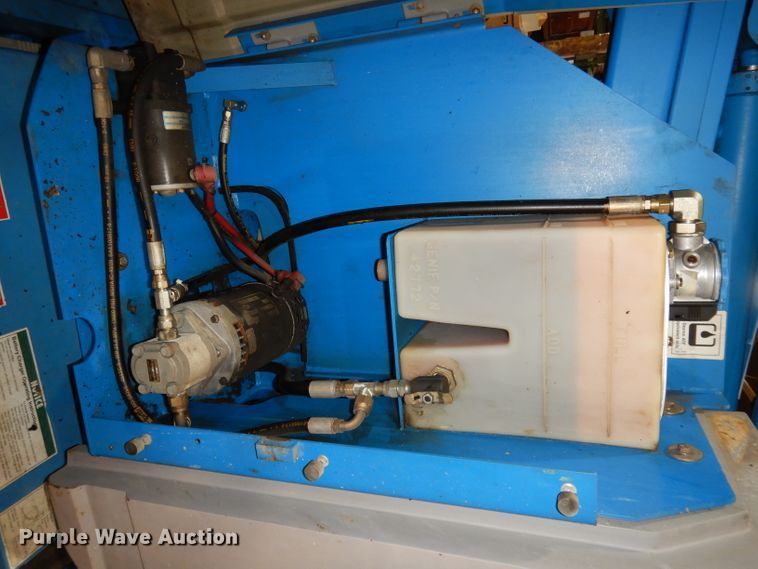 image for item HE9261 2001 Genie Z34/22  boom lift