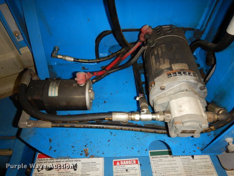 image for item HE9261 2001 Genie Z34/22  boom lift