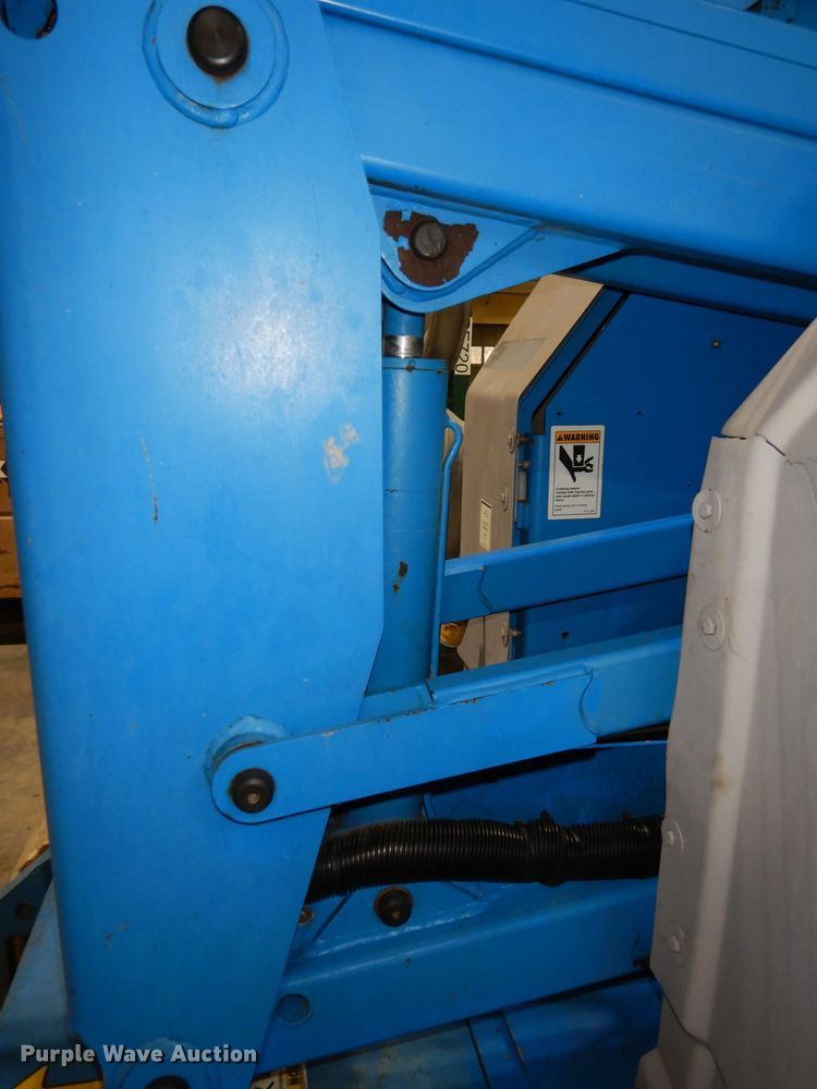 image for item HE9261 2001 Genie Z34/22  boom lift