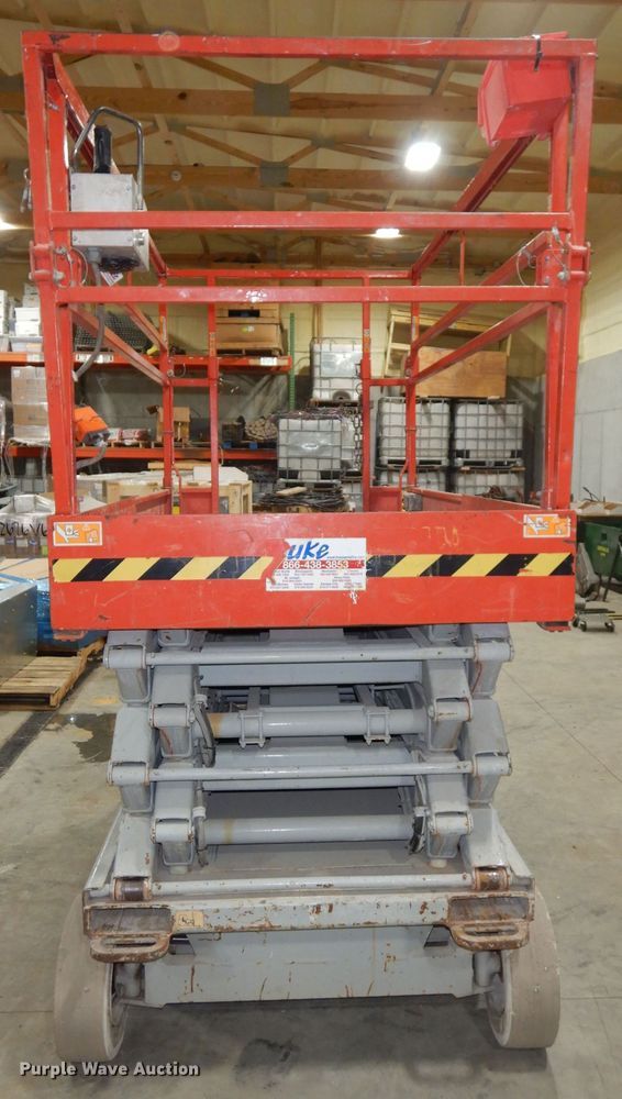 image for item HE9264 Sky Jack SJIII 4832  scissor lift