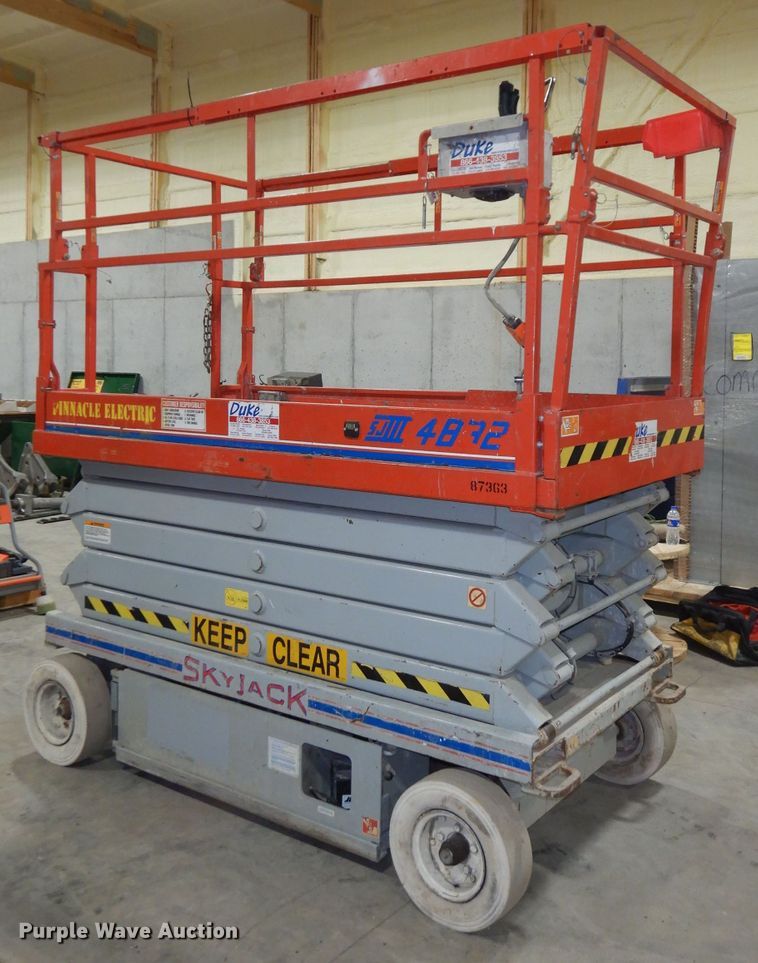 image for item HE9264 Sky Jack SJIII 4832  scissor lift