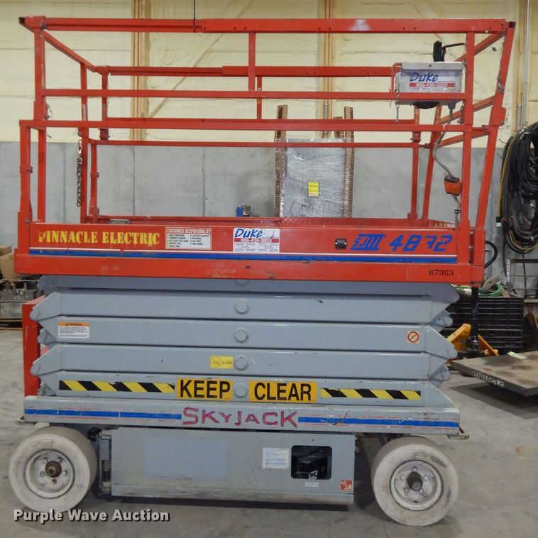 image for item HE9264 Sky Jack SJIII 4832  scissor lift