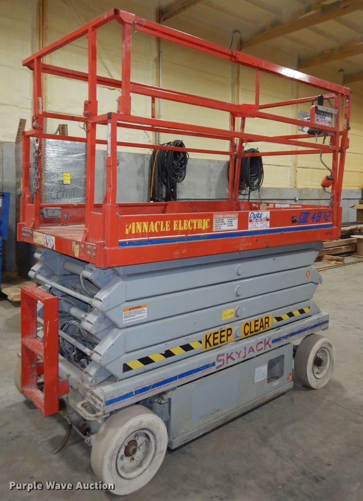 image for item HE9264 Sky Jack SJIII 4832  scissor lift