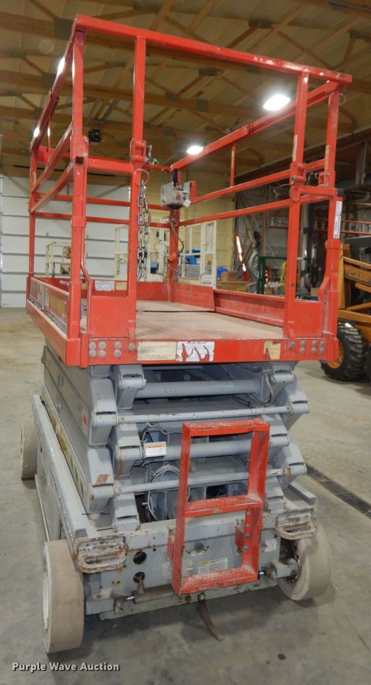 image for item HE9264 Sky Jack SJIII 4832  scissor lift