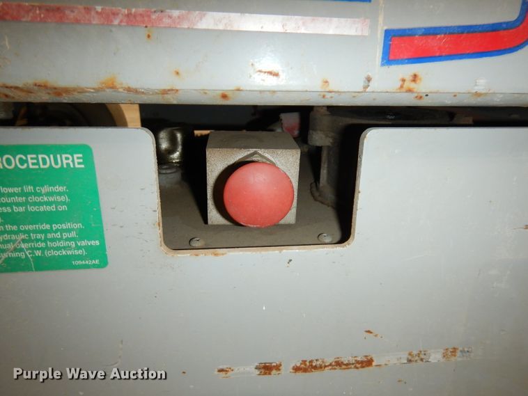 image for item HE9264 Sky Jack SJIII 4832  scissor lift