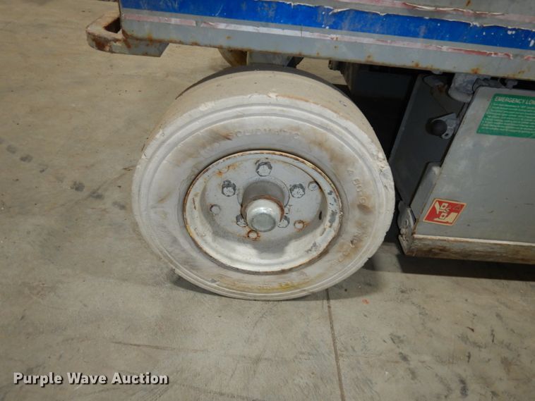 image for item HE9264 Sky Jack SJIII 4832  scissor lift