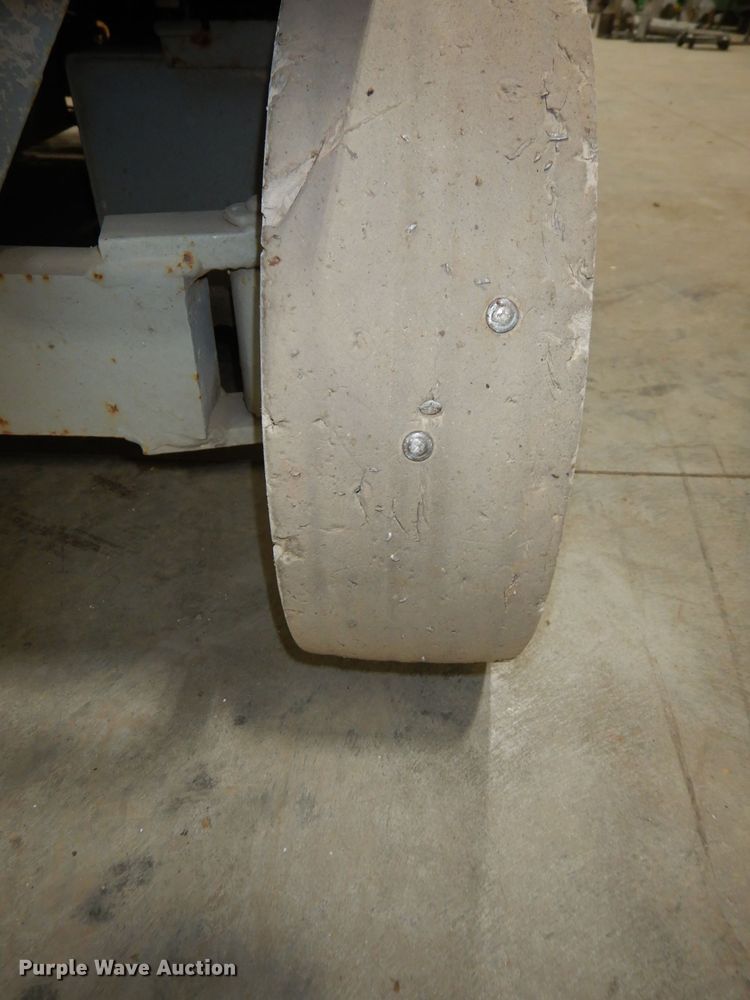 image for item HE9264 Sky Jack SJIII 4832  scissor lift