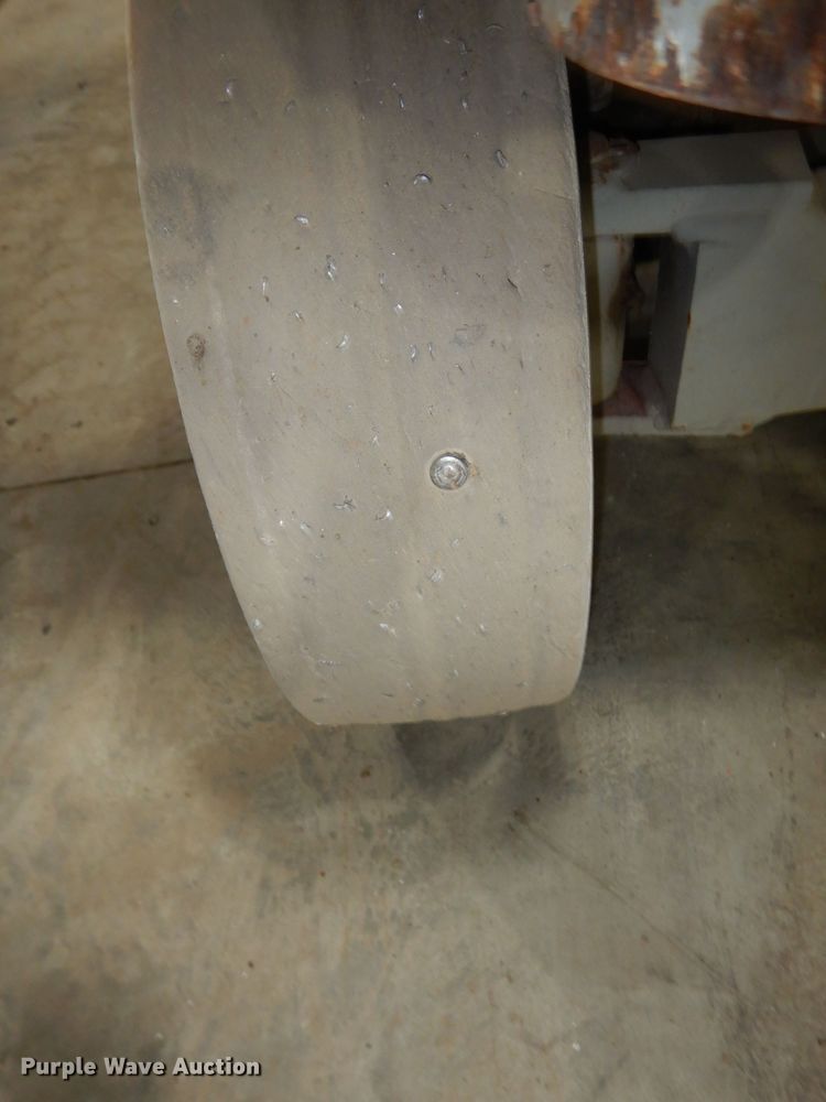 image for item HE9264 Sky Jack SJIII 4832  scissor lift