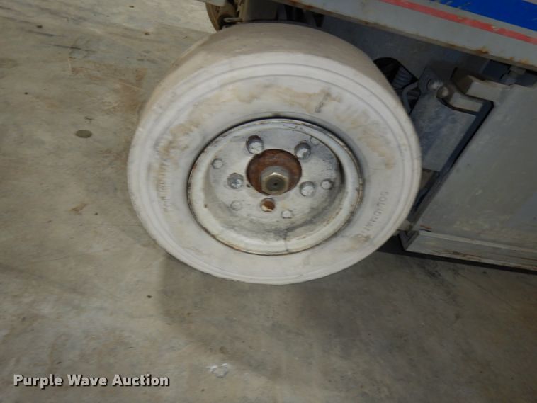 image for item HE9264 Sky Jack SJIII 4832  scissor lift