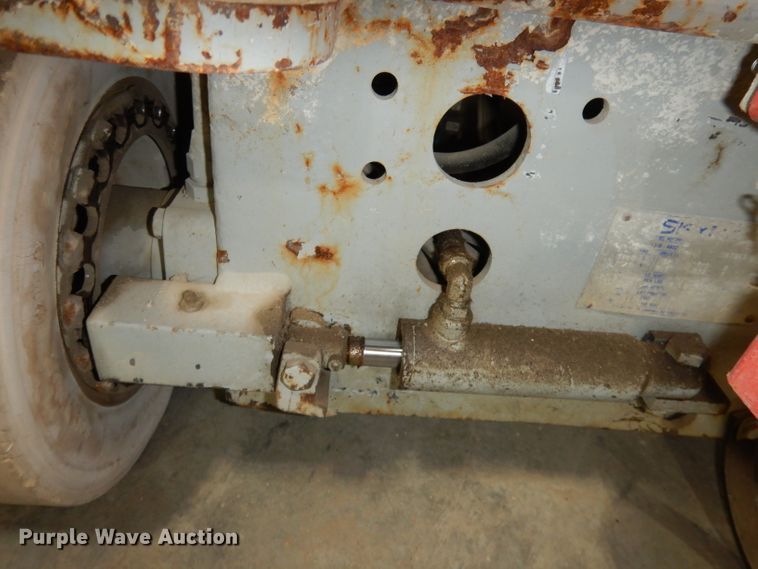 image for item HE9264 Sky Jack SJIII 4832  scissor lift