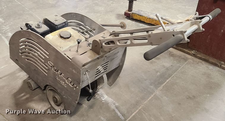 image for item HE9903 Soff Cut X450 concrete saw