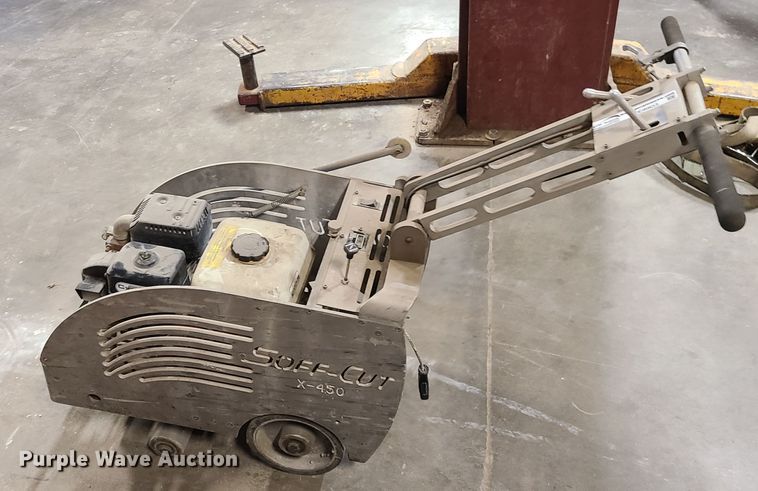 image for item HE9903 Soff Cut X450 concrete saw