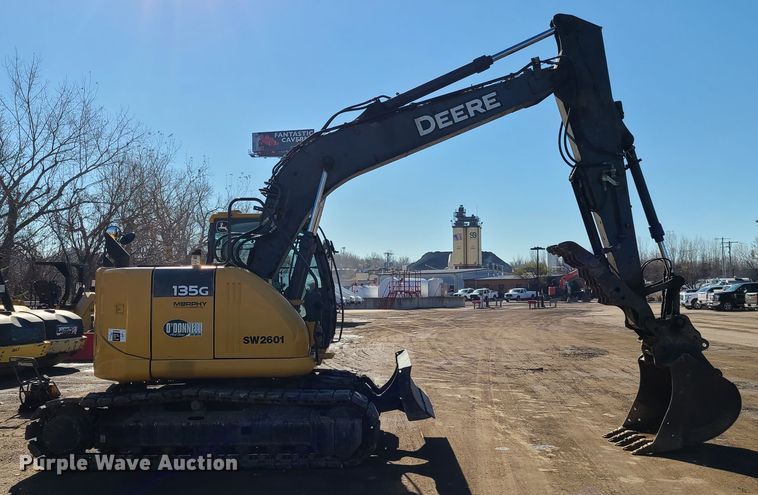 image for item HE9919 2014 John Deere 135G  excavator