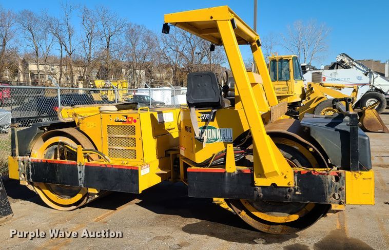 image for item HE9928 Hypac C778B  vibratory double drum roller