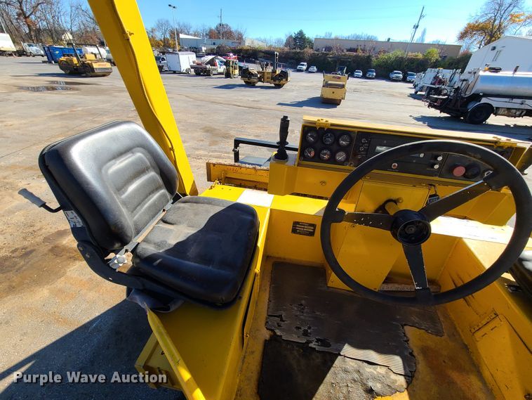 image for item HE9928 Hypac C778B  vibratory double drum roller