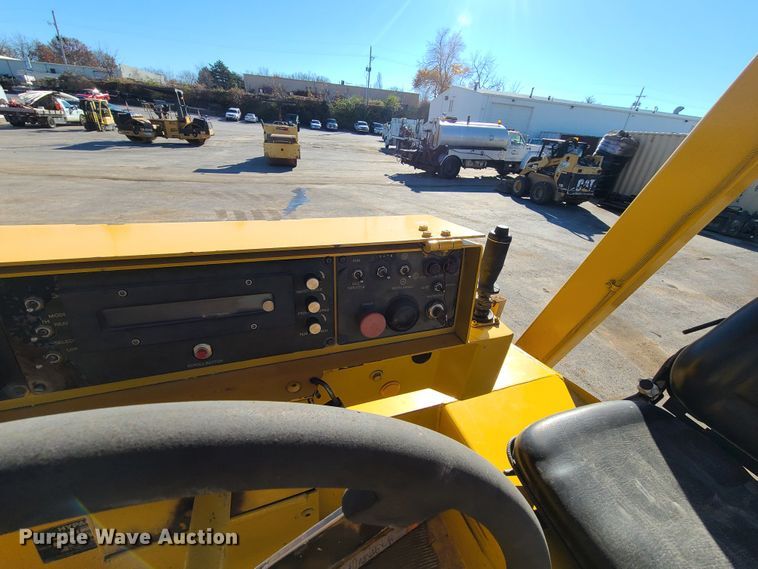 image for item HE9928 Hypac C778B  vibratory double drum roller