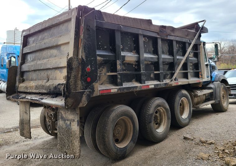 image for item HE9946 2006 Mack CT713  dump truck