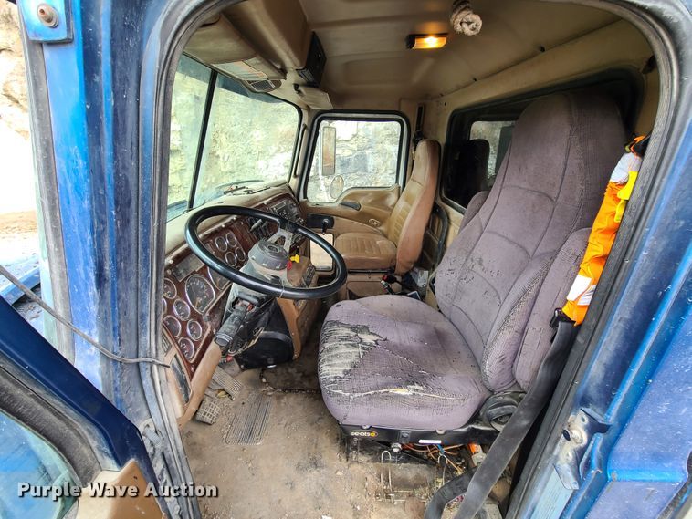 image for item HE9946 2006 Mack CT713  dump truck