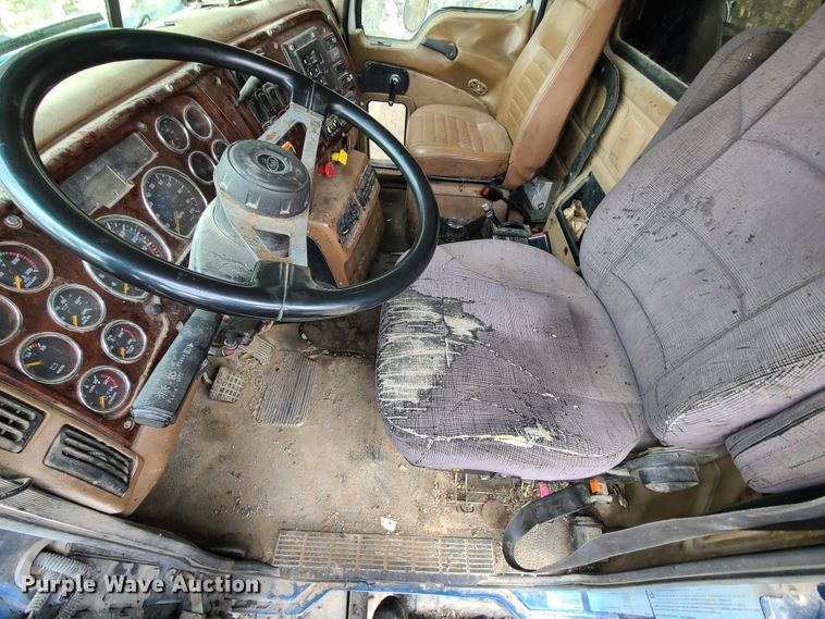 image for item HE9946 2006 Mack CT713  dump truck