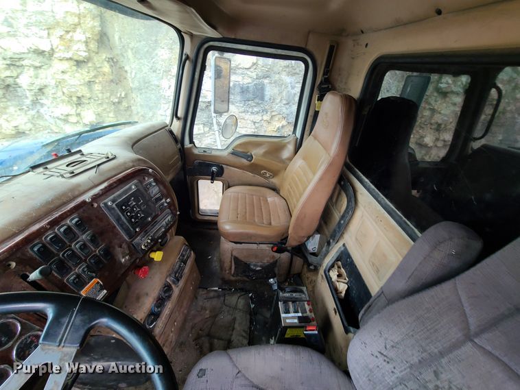 image for item HE9946 2006 Mack CT713  dump truck