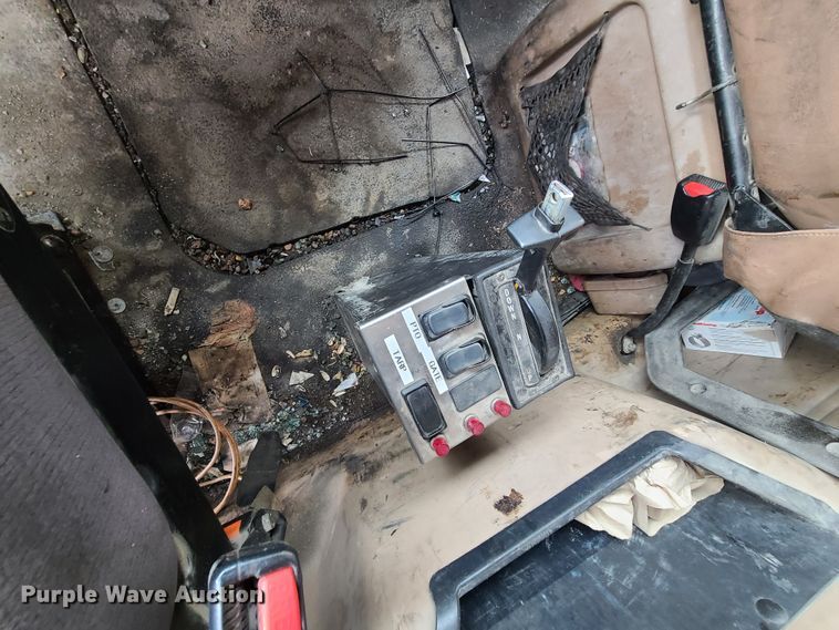 image for item HE9946 2006 Mack CT713  dump truck