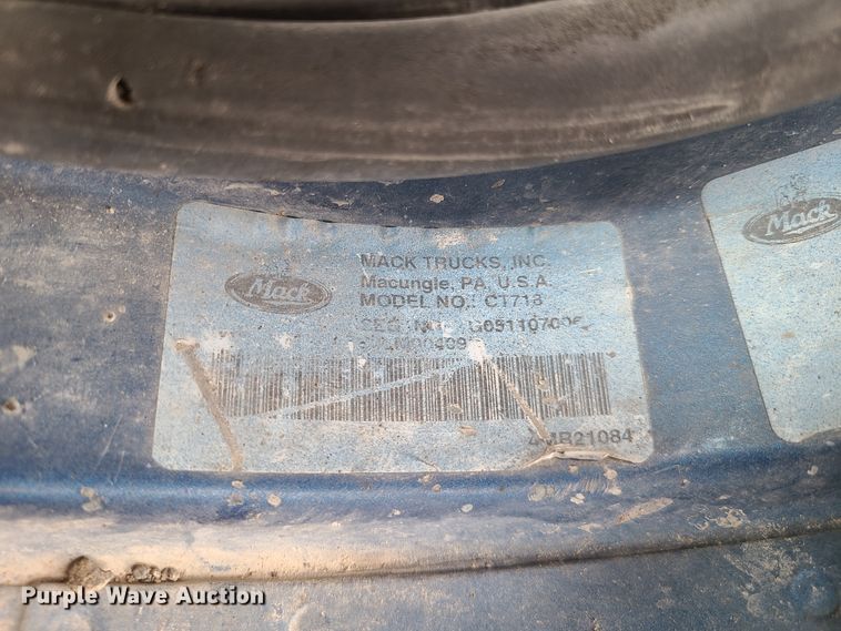 image for item HE9946 2006 Mack CT713  dump truck