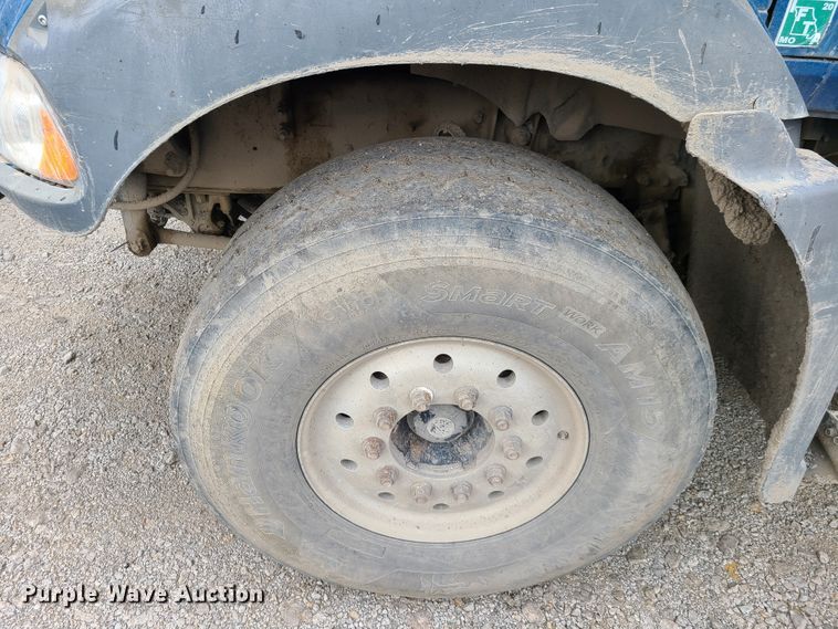 image for item HE9946 2006 Mack CT713  dump truck