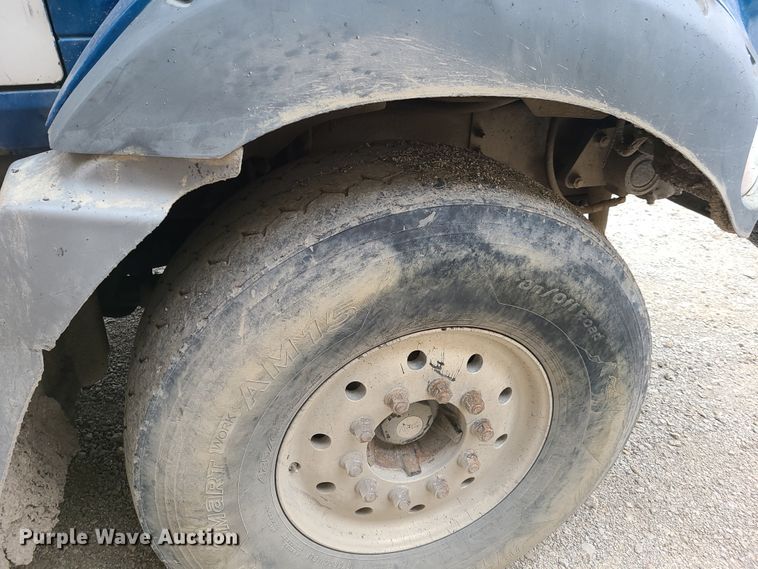 image for item HE9946 2006 Mack CT713  dump truck