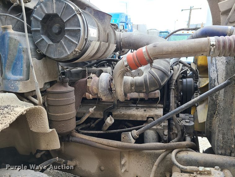 image for item HE9946 2006 Mack CT713  dump truck