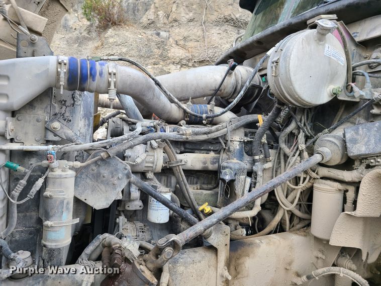 image for item HE9946 2006 Mack CT713  dump truck