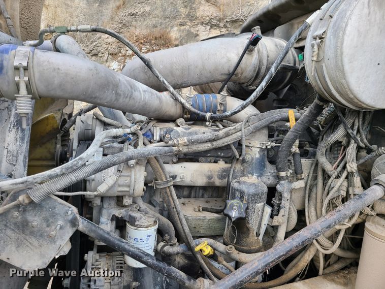 image for item HE9946 2006 Mack CT713  dump truck