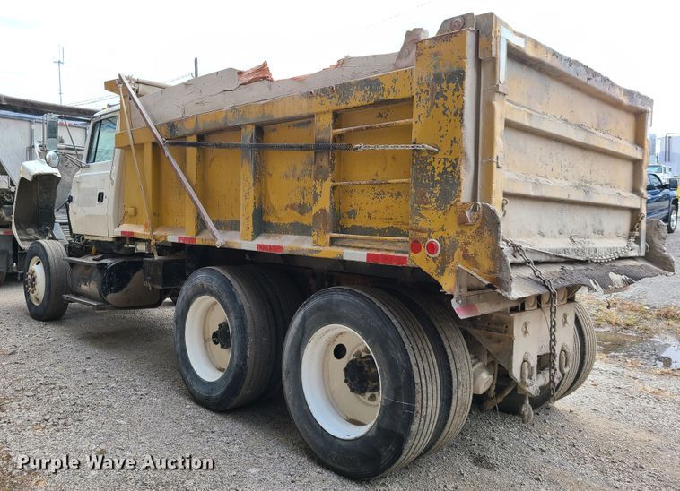 image for item HE9950 1993 Ford L9000  dump truck