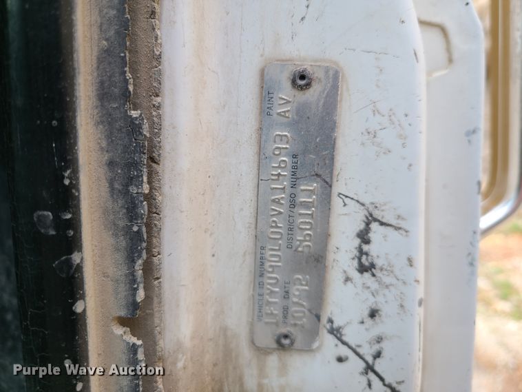 image for item HE9950 1993 Ford L9000  dump truck