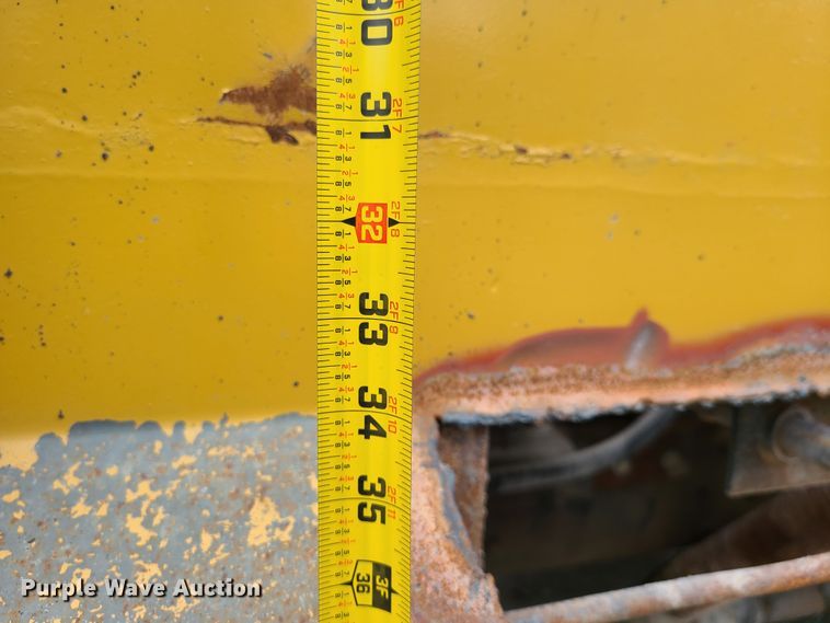 image for item HE9950 1993 Ford L9000  dump truck