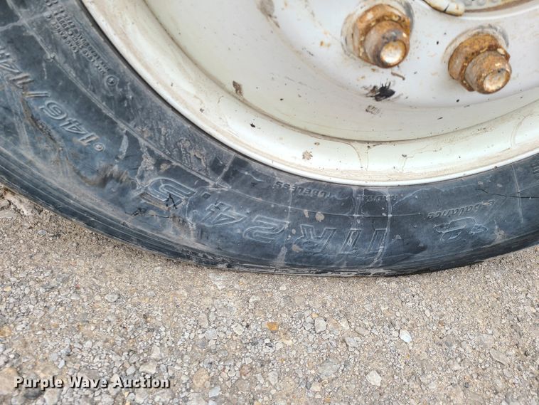 image for item HE9950 1993 Ford L9000  dump truck