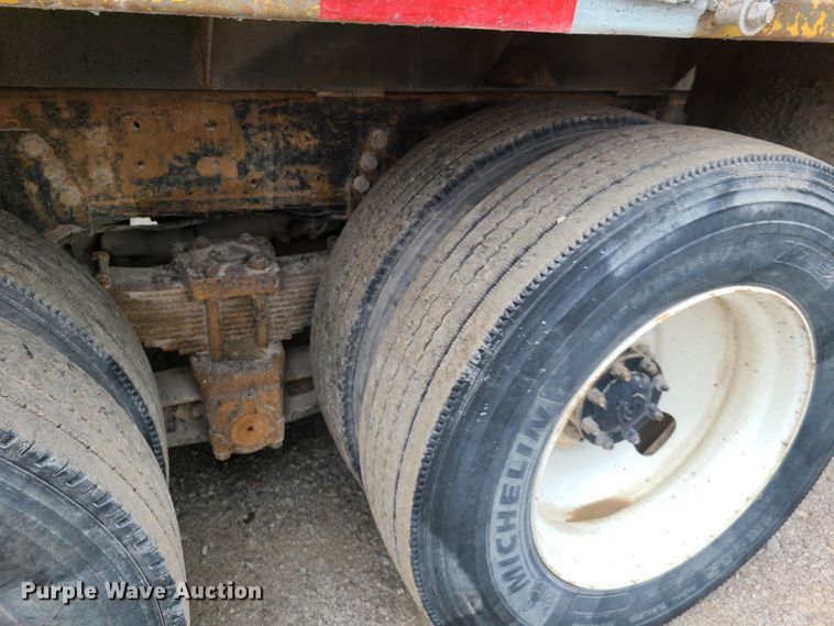 image for item HE9950 1993 Ford L9000  dump truck