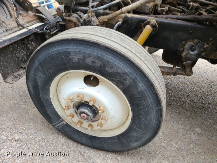 image for item HE9950 1993 Ford L9000  dump truck