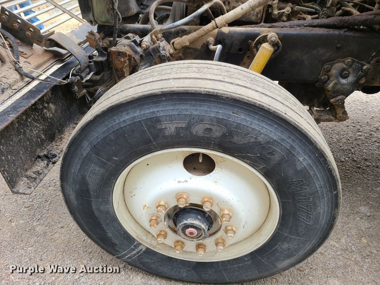 image for item HE9950 1993 Ford L9000  dump truck