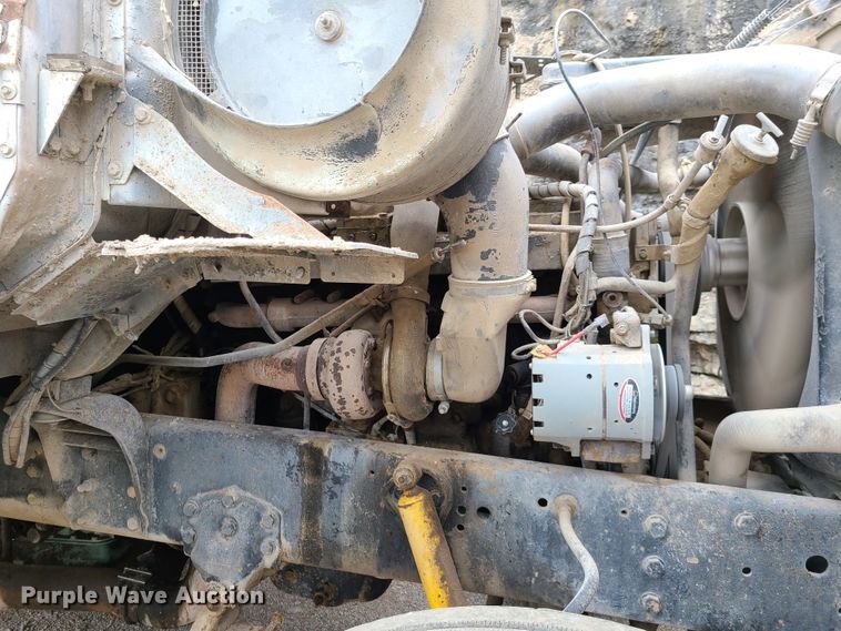 image for item HE9950 1993 Ford L9000  dump truck