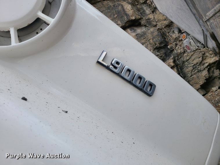 image for item HE9950 1993 Ford L9000  dump truck