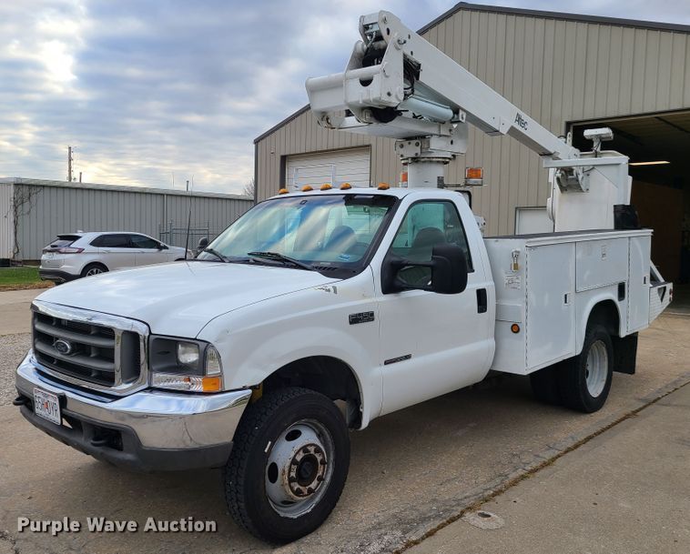 image for item HE9955 2000 Ford F450 Super Duty  bucket truck