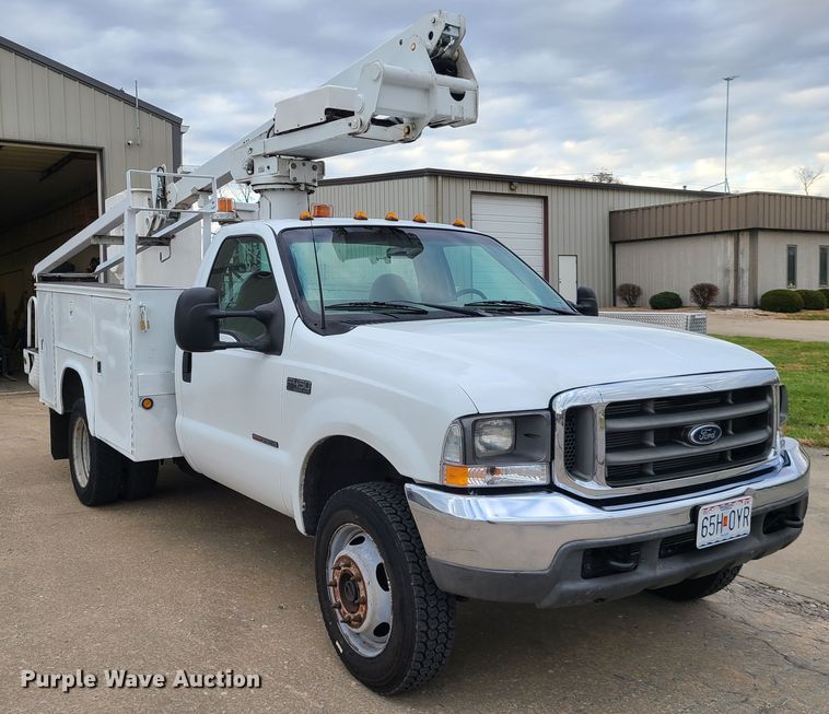 image for item HE9955 2000 Ford F450 Super Duty  bucket truck