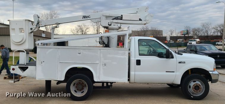 image for item HE9955 2000 Ford F450 Super Duty  bucket truck