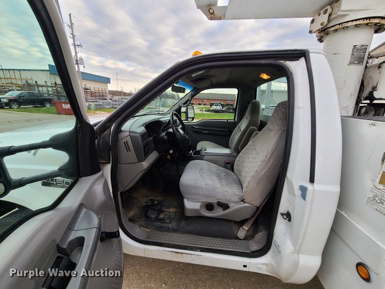 image for item HE9955 2000 Ford F450 Super Duty  bucket truck